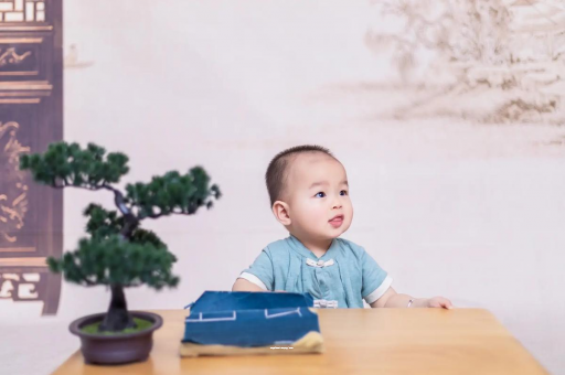 柳州宝宝拉屎就哭